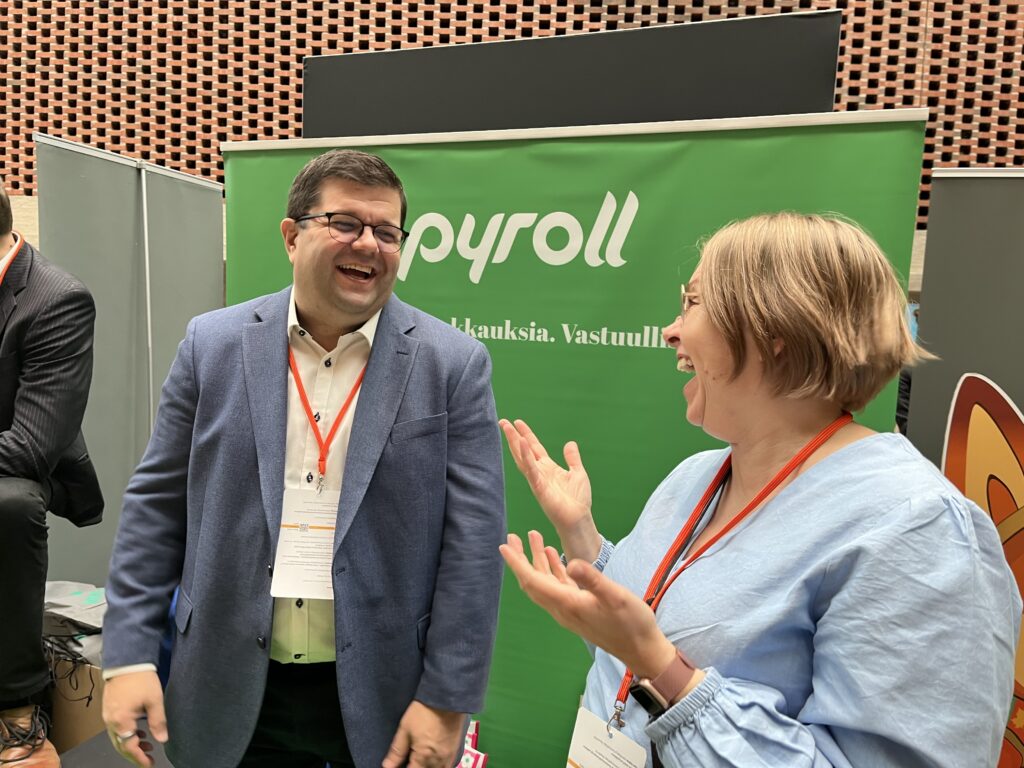 Pyroll Pakkaukset iloisissa tunnelmissa PackSummitissa 2025 Hämeenlinnan Verkatehtaalla.